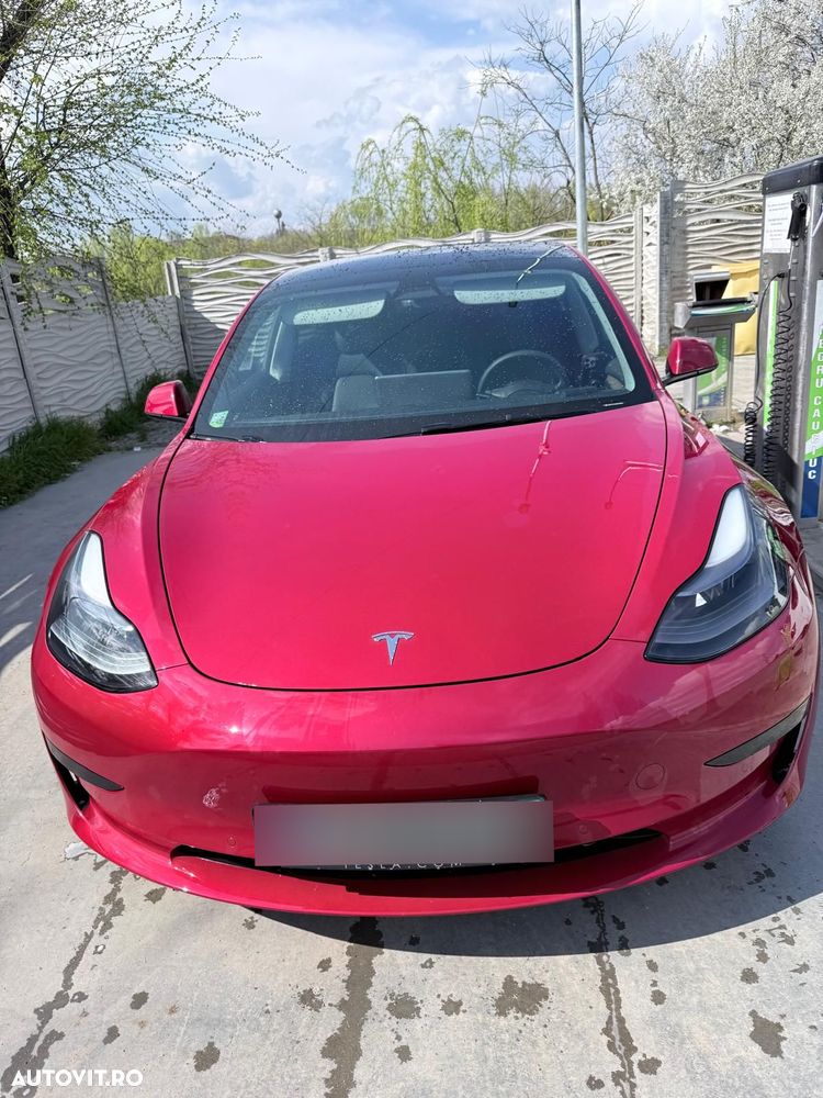 Tesla Model 3 - 1
