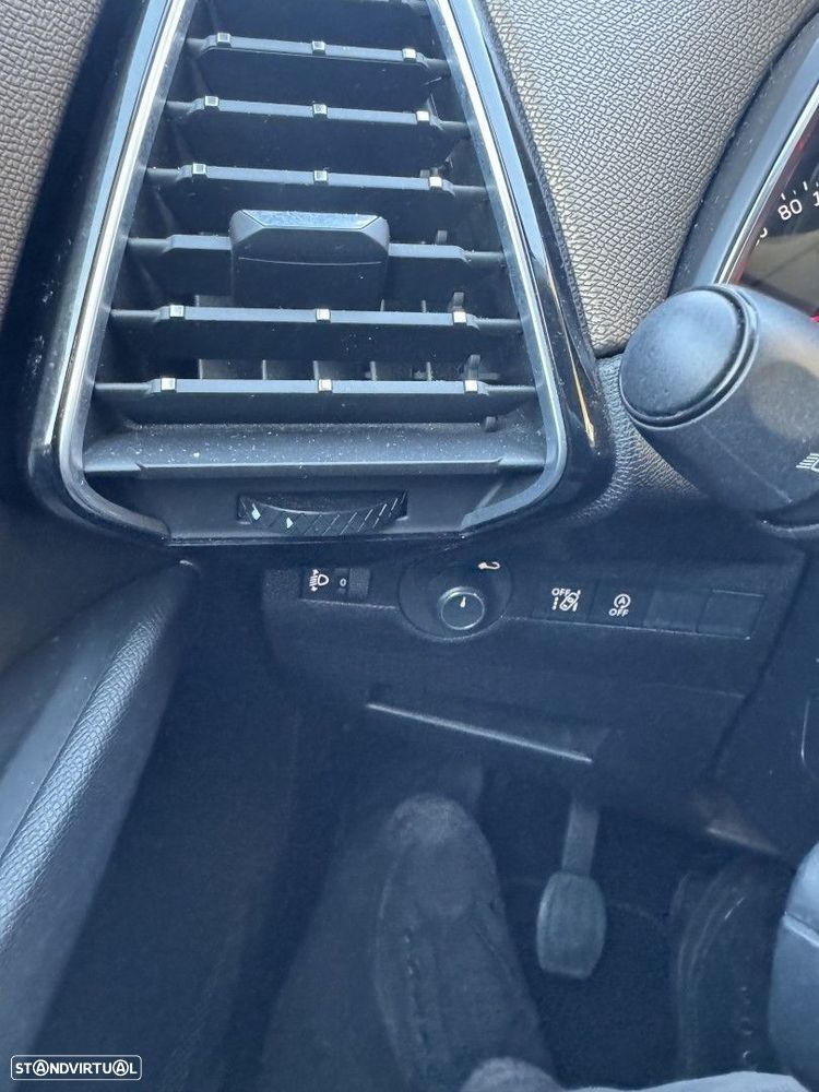 DS DS7 Crossback - 17