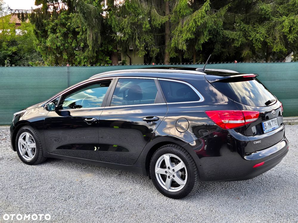 Kia Ceed 1.6 CRDi 136 ISG Platinum Edition - 19