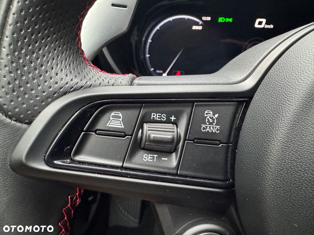 Alfa Romeo Giulia 2.0 Turbo Competizione Q4 - 16