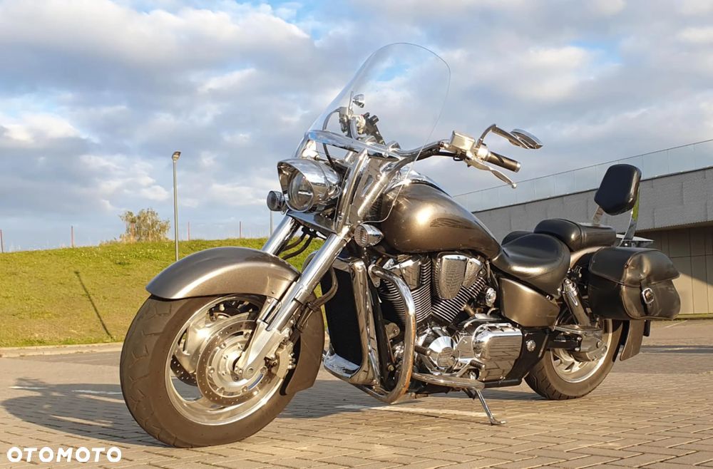 Suzuki Intruder - 4