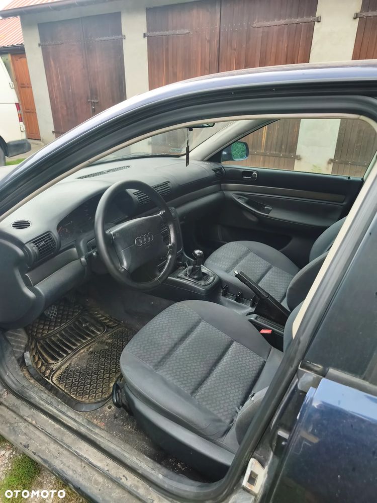 Audi A4 Limousine 1.8 - 7