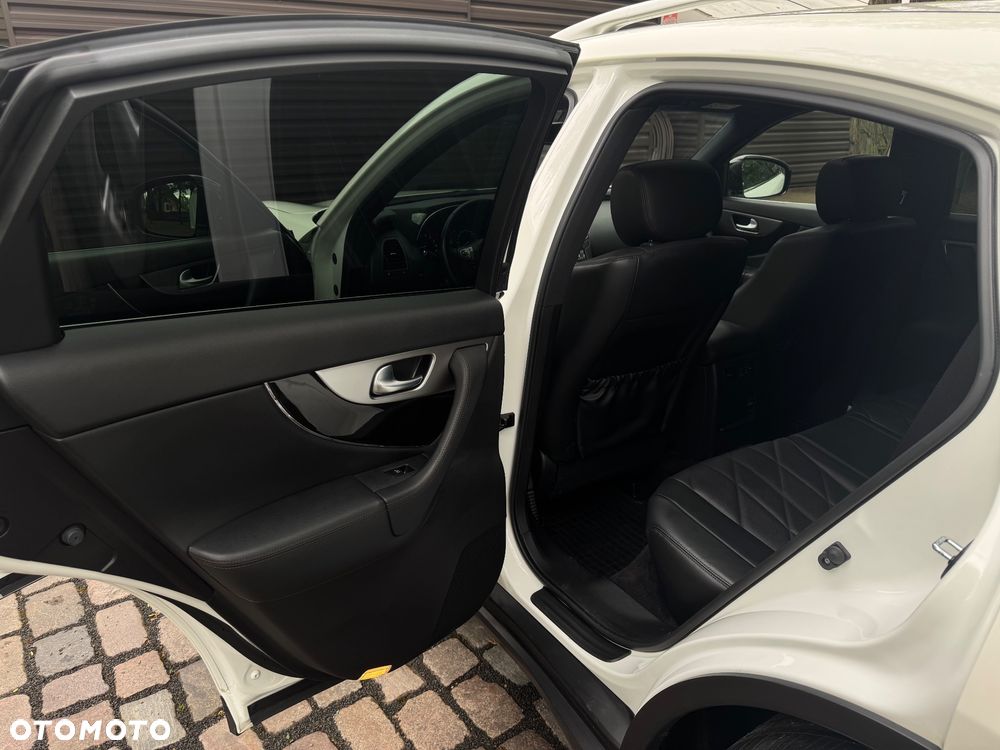 Infiniti Q70 3.7 S Premium - 18