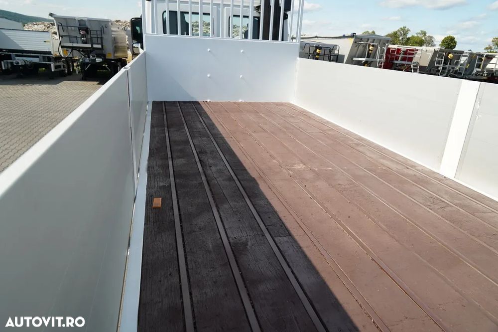 Mercedes-Benz ACTROS 2636 / 6x4 / CAROSERIE DE LIVRARE 7 M + HIAB HDS - EXTENSIE 12,6 M / PODEA REZISTENTĂ / RADIOCOMANDĂ / ROTATOARE / IMPORTAT - 23