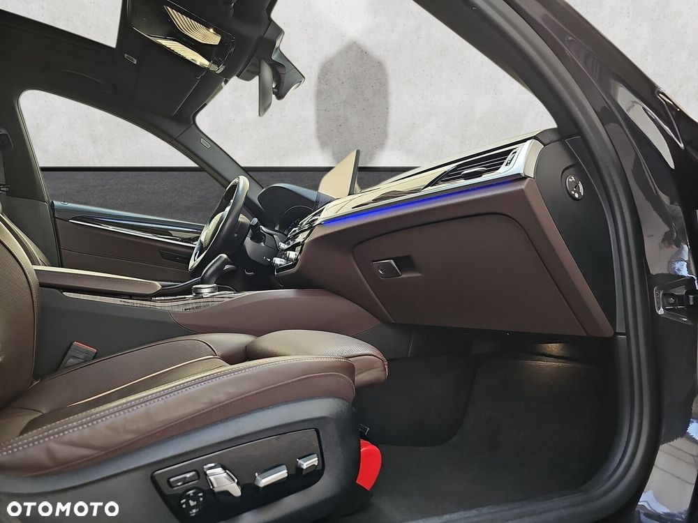 BMW Seria 5 530i xDrive GPF Luxury Line - 25