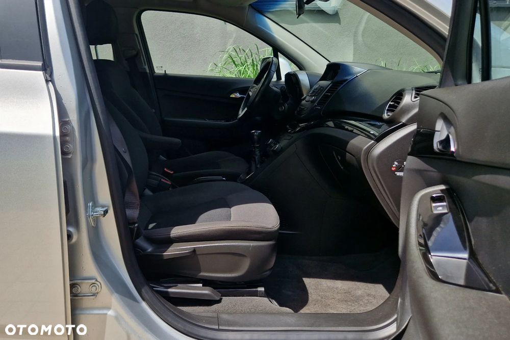 Chevrolet Orlando - 12