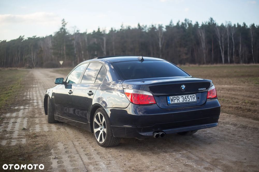 BMW Seria 5 550i - 2