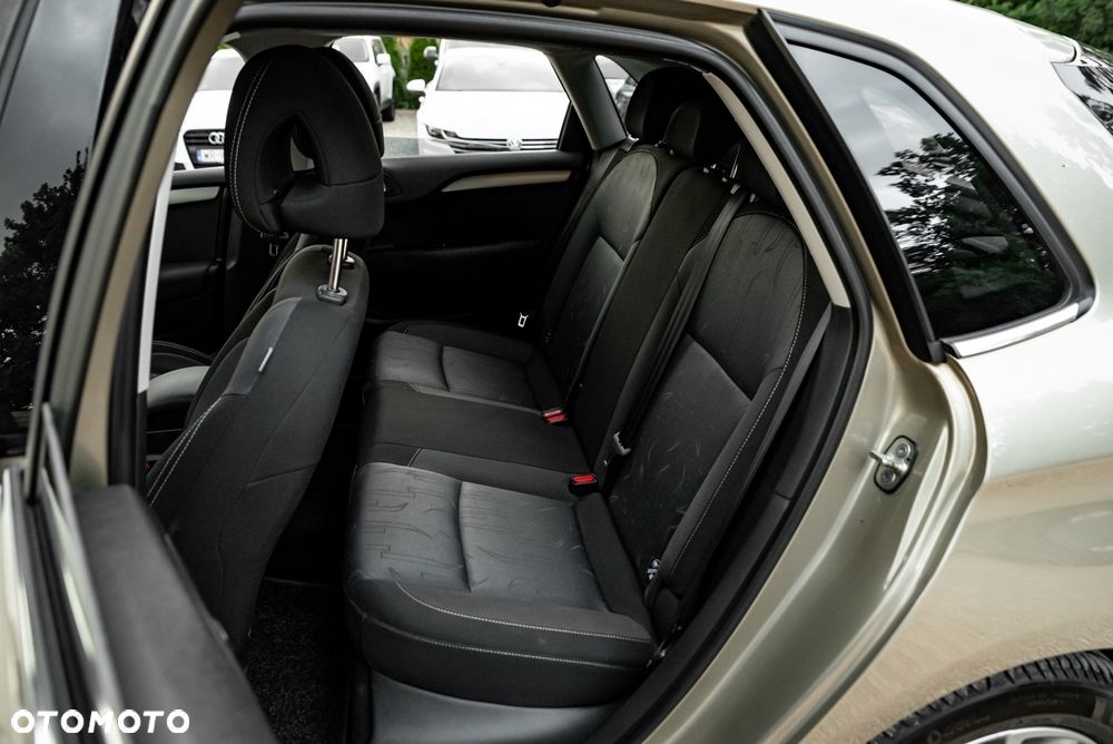 Citroën C4 e-HDi 110 Selection - 22