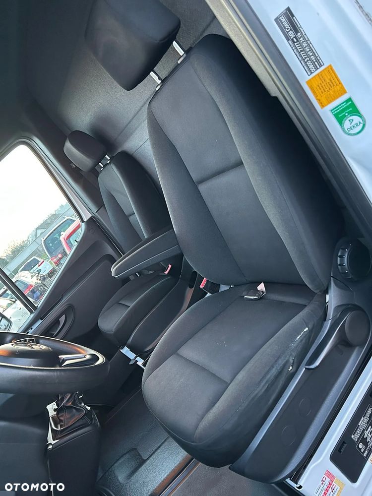 Mercedes-Benz Sprinter - 14