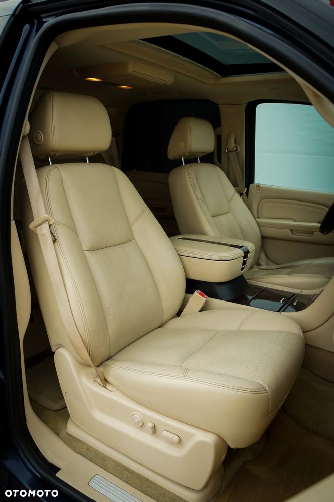 Cadillac Escalade - 14