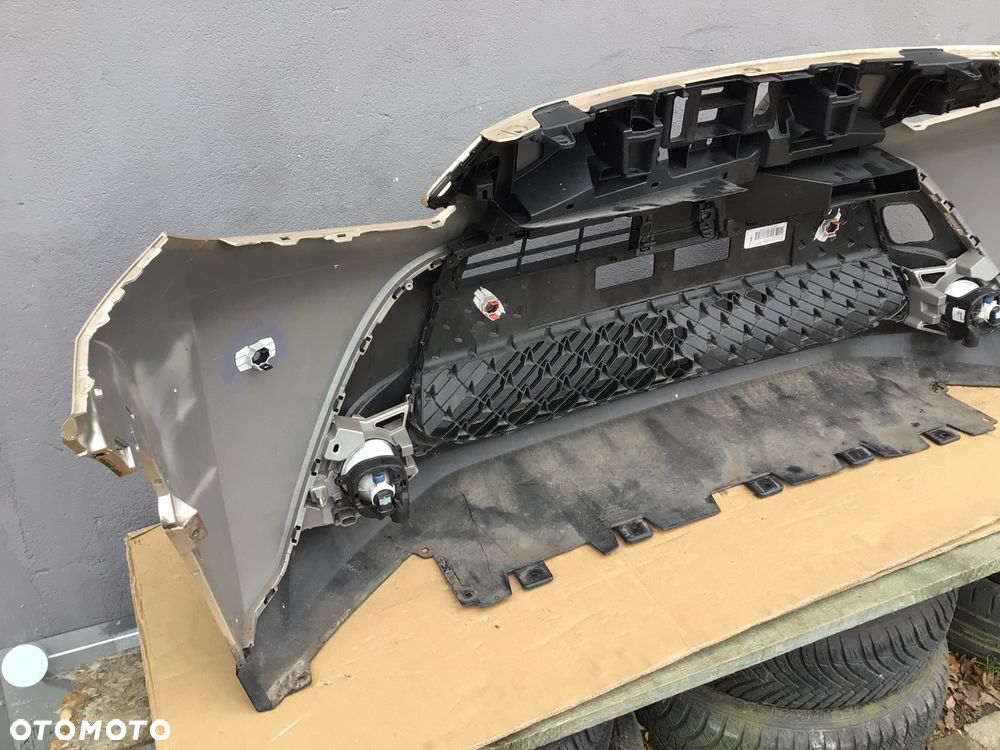 Zderzak przedni Toyota Aygo X kod 4U9 - 7