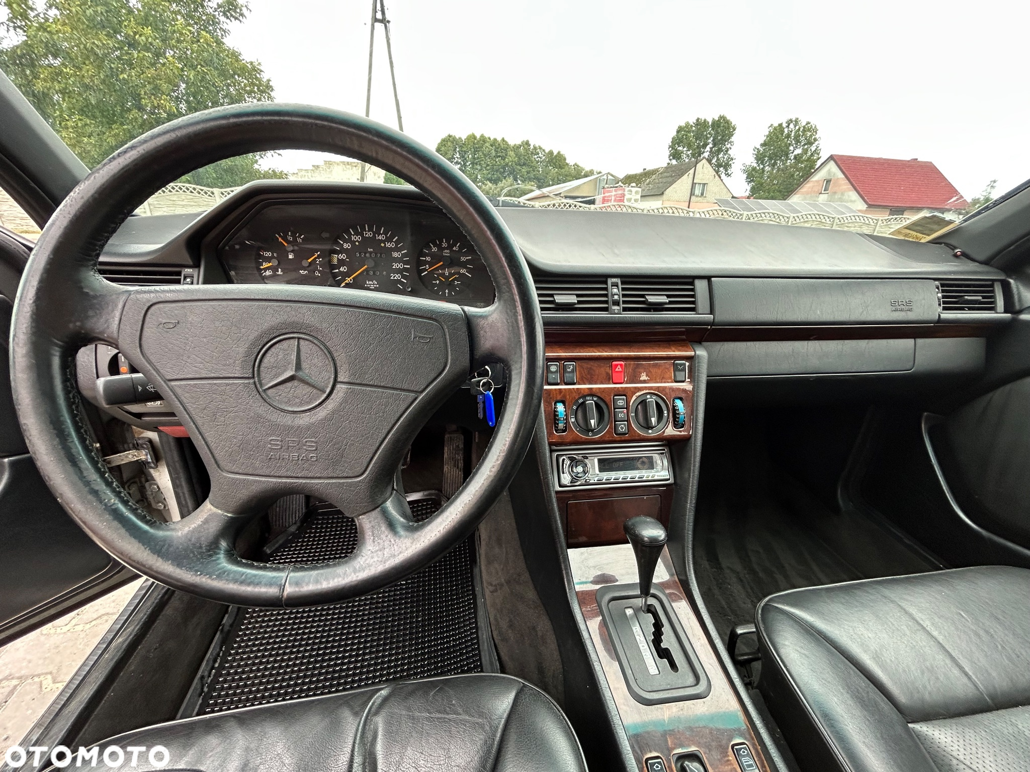 Mercedes-Benz Klasa E 300 D Turbo - 30