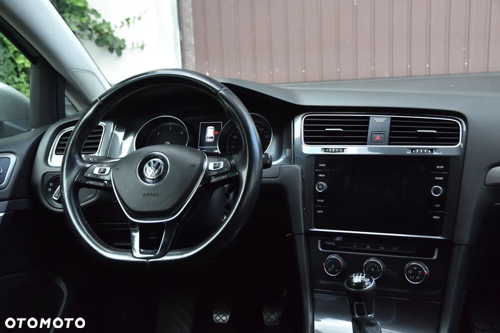 Volkswagen Golf 1.6 TDI BMT Comfortline - 13