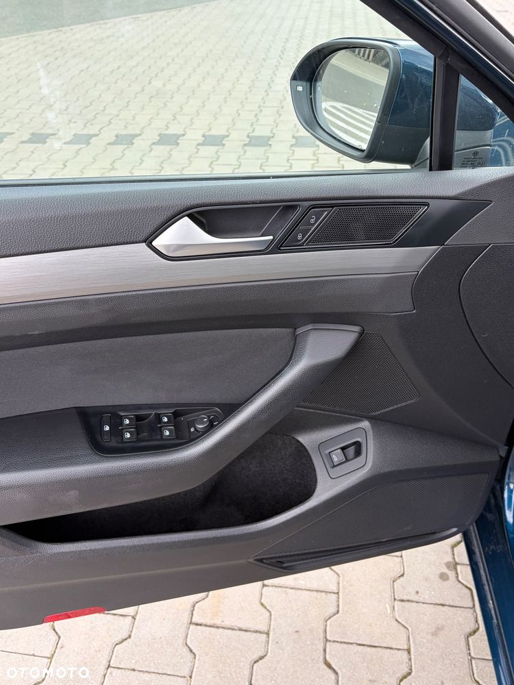 Volkswagen Passat - 14
