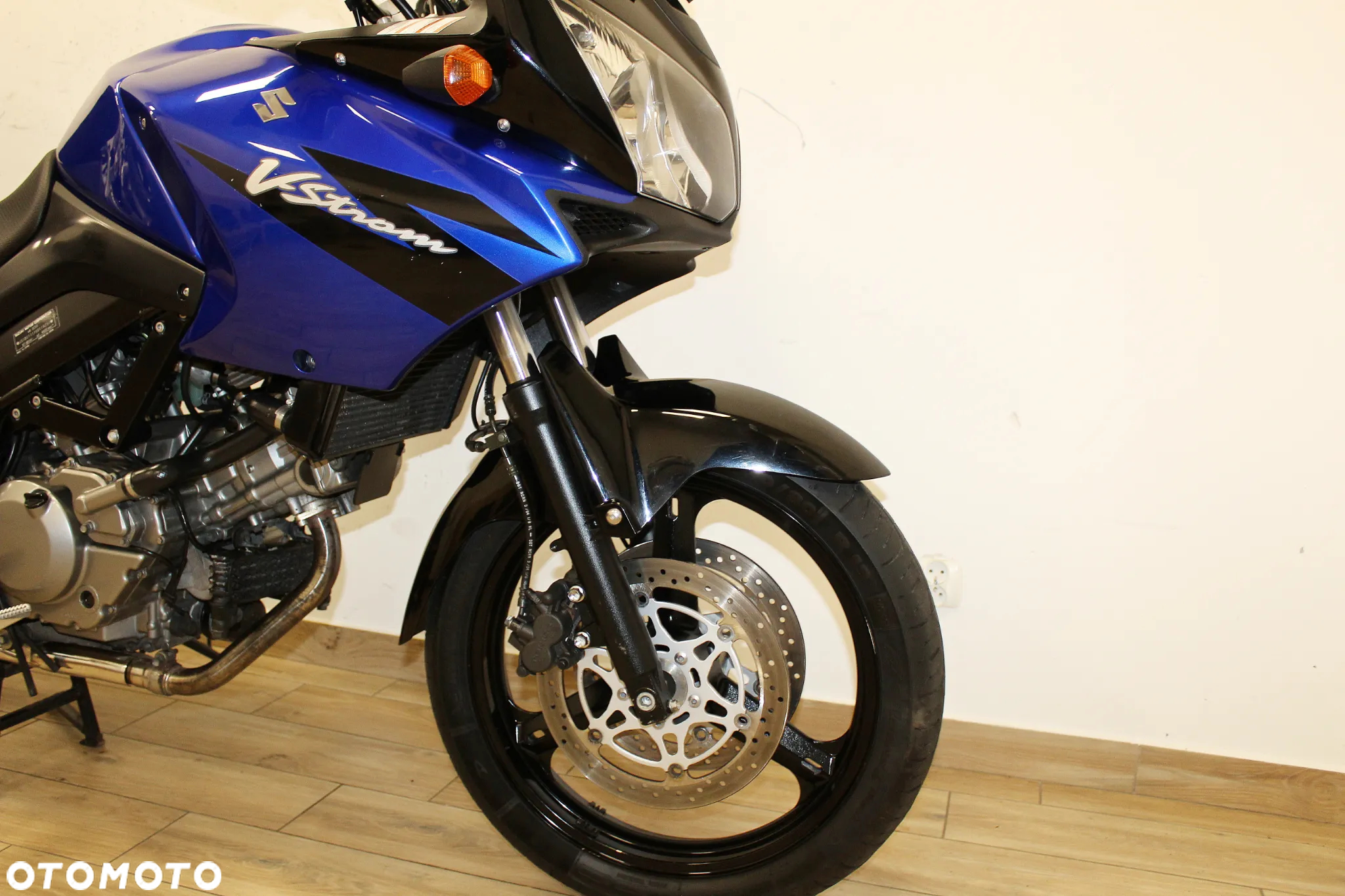 Suzuki V-STROM - 4