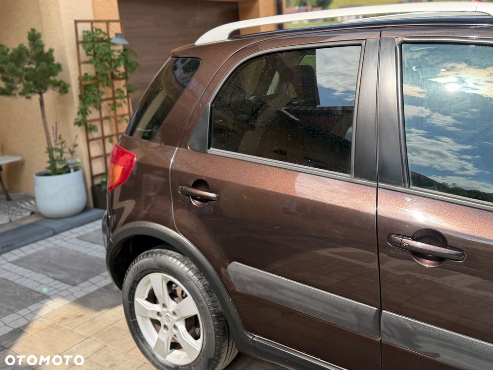 Suzuki SX4 1.6 VVT 4x4 Comfort - 37