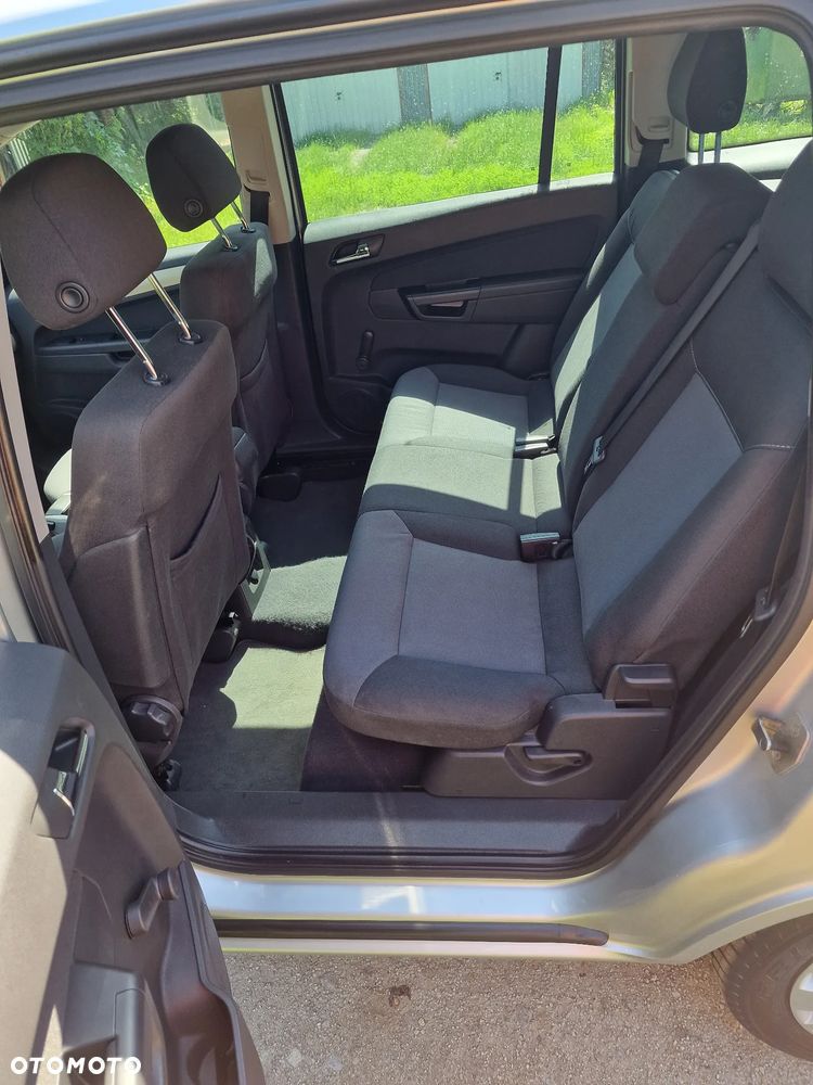 Opel Zafira - 15