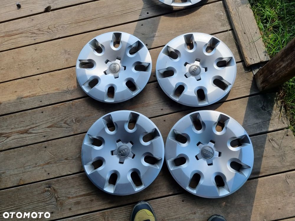 KOLPAKI 15'' AUDI A1 8X0601147 5X100 4szt. bdb stan oryginal - 1