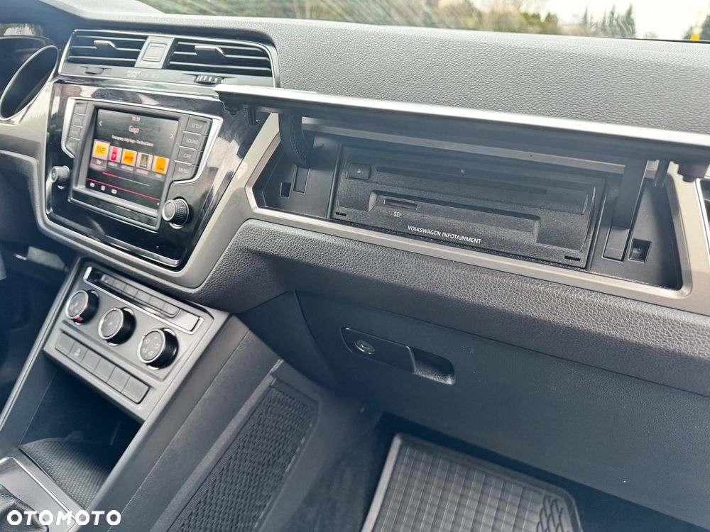 Volkswagen Touran 1.6 TDI SCR BlueMotion Technology Trendline - 10