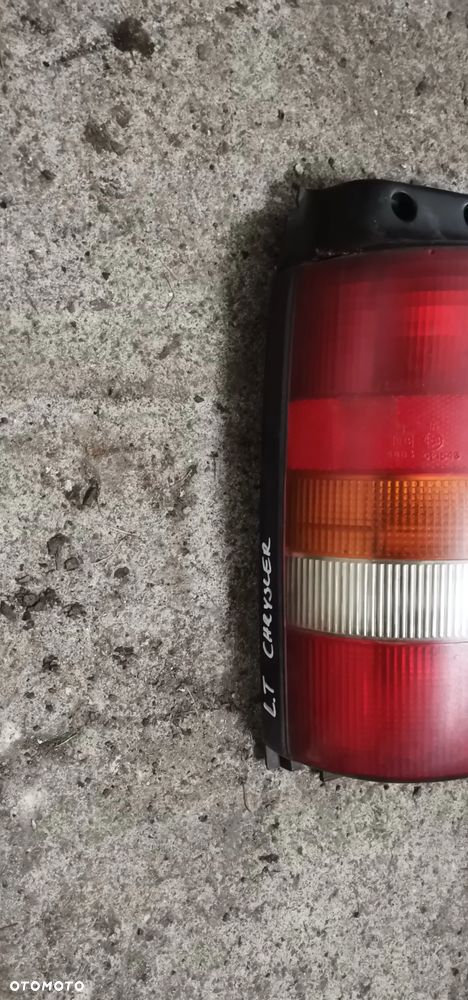 Lampa lewy tyl Chrysler Voyager 91-95 - 2