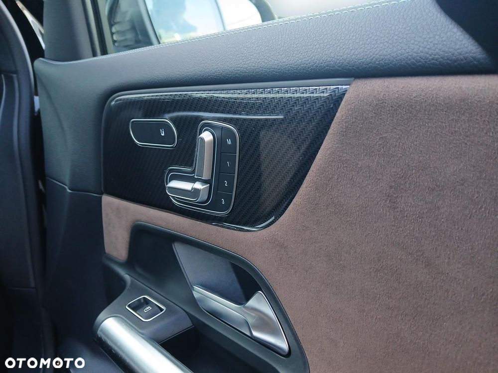 Mercedes-Benz GLA 220 4Matic 8G-DCT AMG Line Advanced Plus - 18