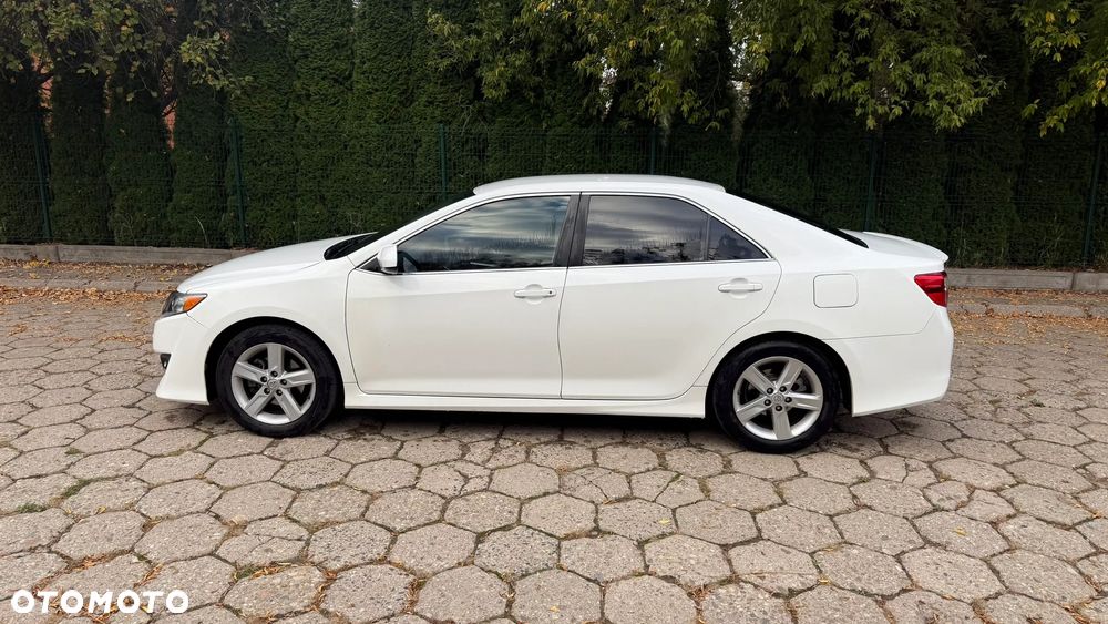 Toyota Camry - 8