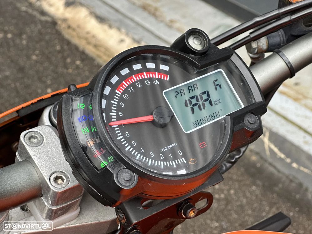 Yamaha FZR 600 R - 9