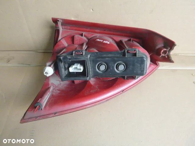 LAMPA LEWY TYŁ LEWA TYLNA PEUGEOT 307 KOMBI 01-05 - 15