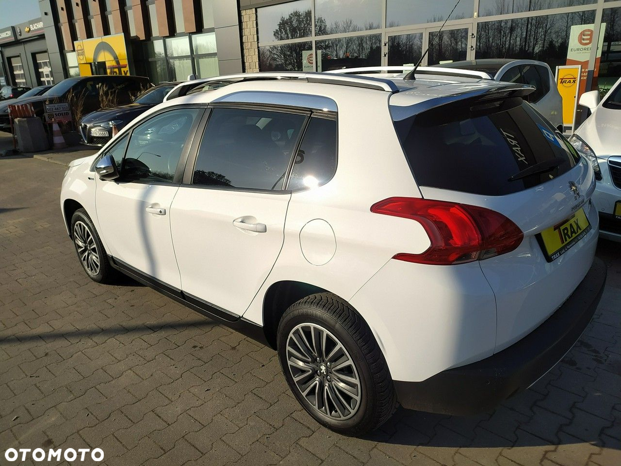 Peugeot 2008 1.2 Pure Tech Style S&S - 3