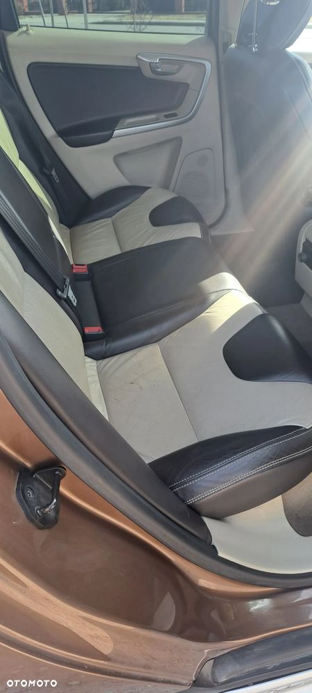 Volvo XC 60 D5 AWD Summum - 5