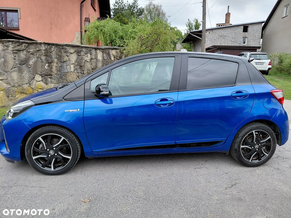Toyota Yaris Hybrid 100 Selection Platinum - 2