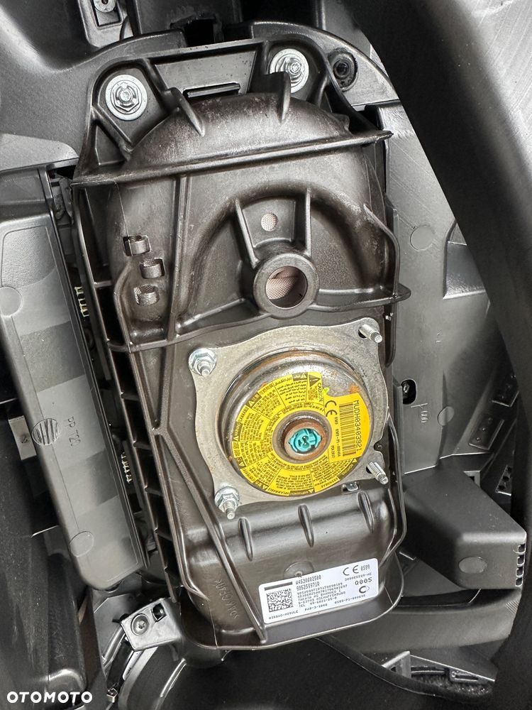SMART 453  BRABUS skórzana konsola UK air bag poduszki kokpit deska pulpit Anglik nawiew dekor poduszka air bag pasażera - 5