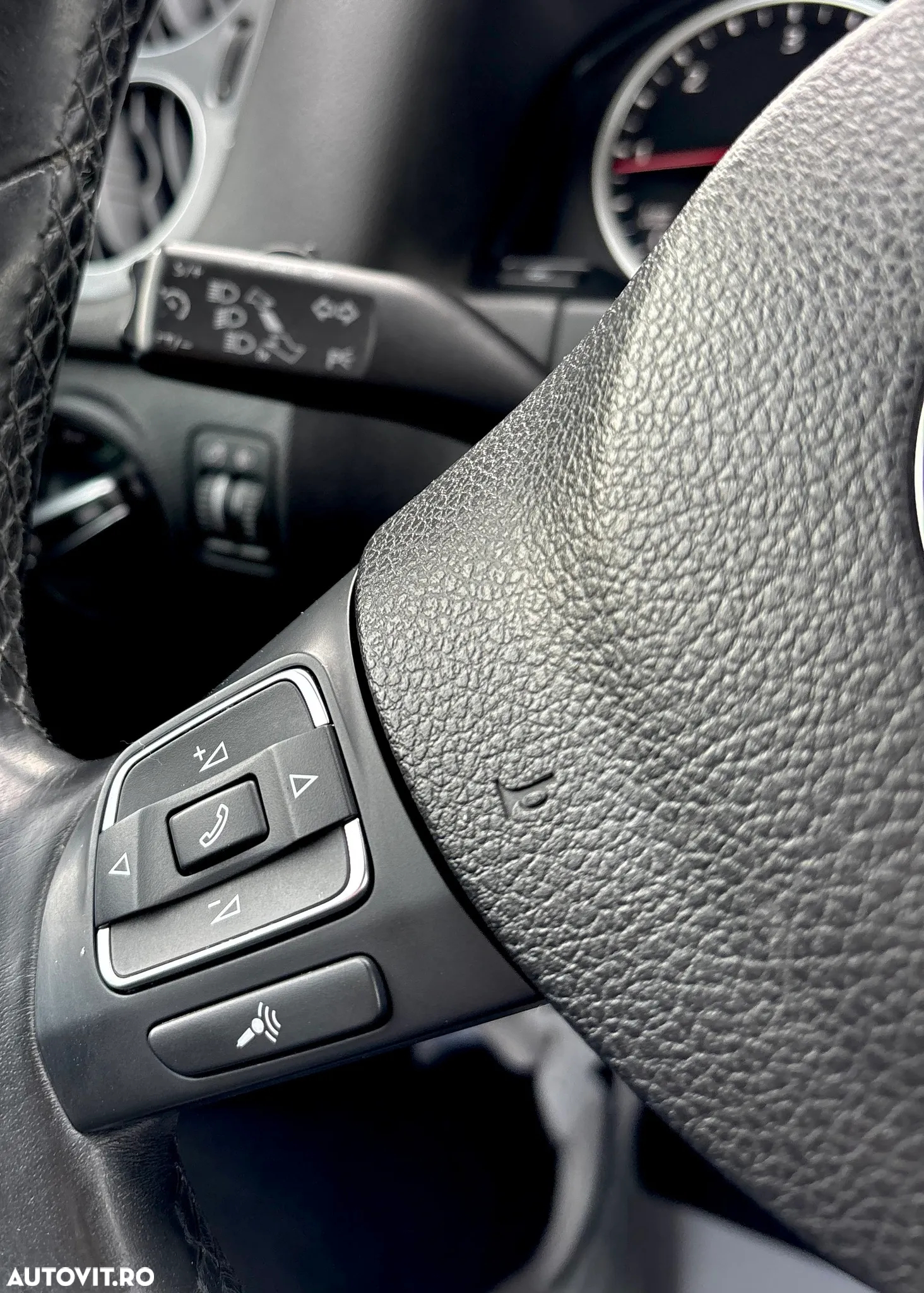 Volkswagen Tiguan 2.0 TDI DPF 4Motion Sport & Style - 10