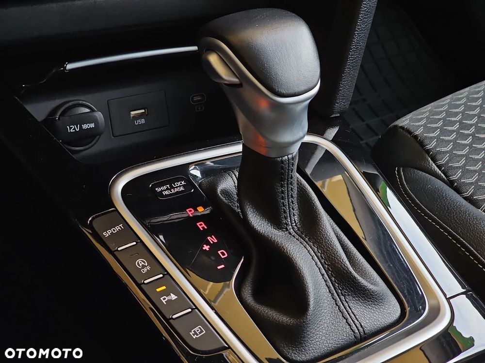 Kia Ceed 1.5 T-GDI Business Line DCT - 29