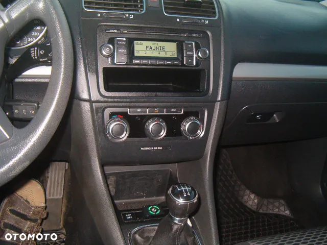 Volkswagen Golf - 22