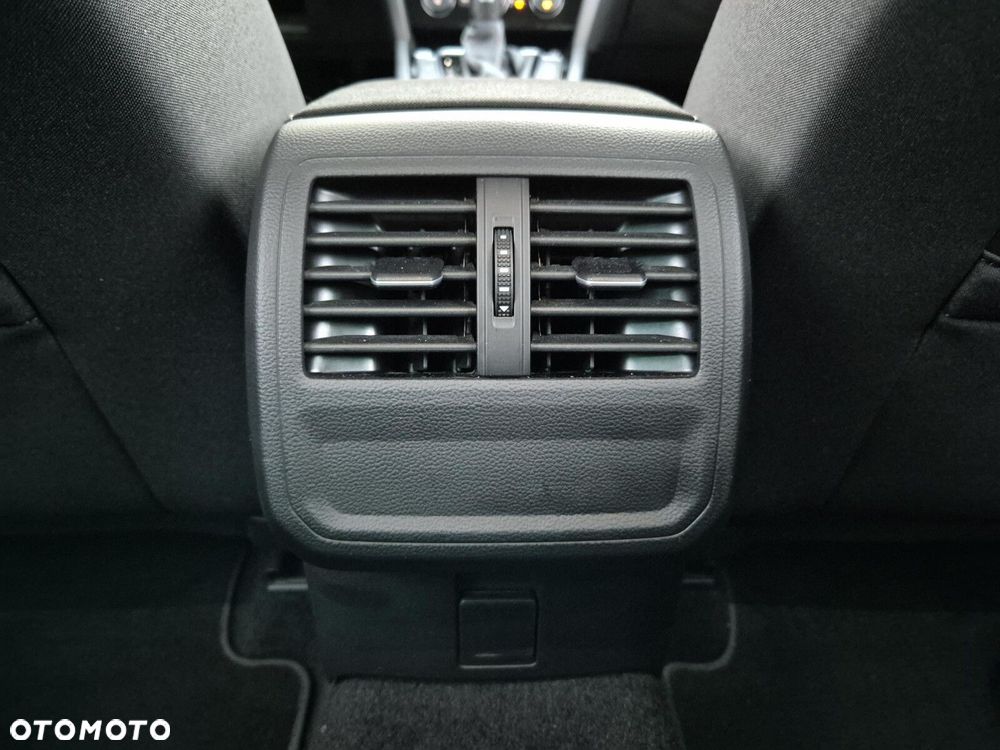 Volkswagen Passat 2.0 TDI EVO Business DSG - 17