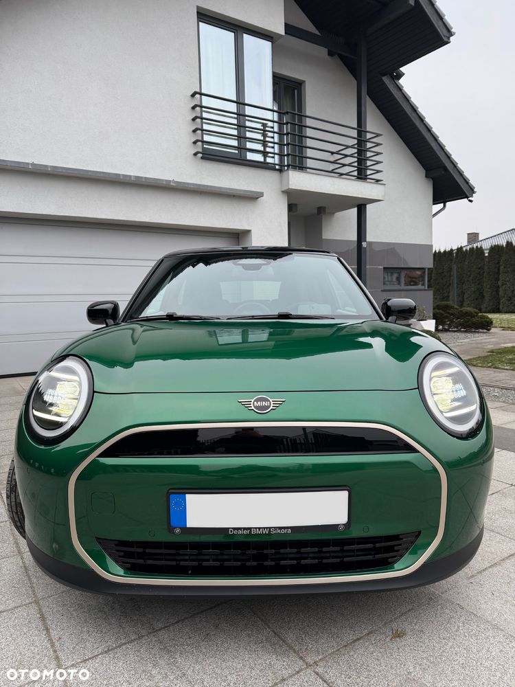 MINI Cooper E Favoured Trim - 4