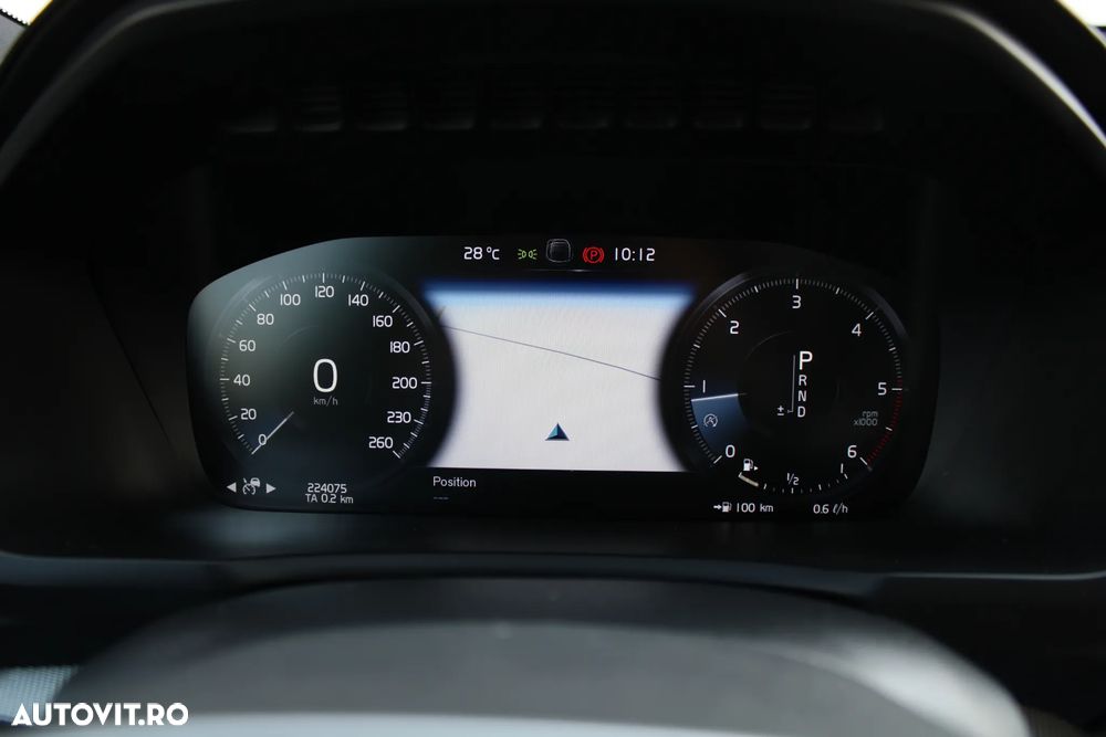 Volvo XC 90 D5 AWD R-Design - 19