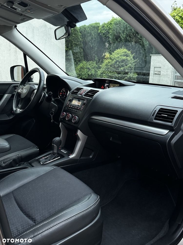 Subaru Forester 2.0XT Comfort Lineartronic - 15
