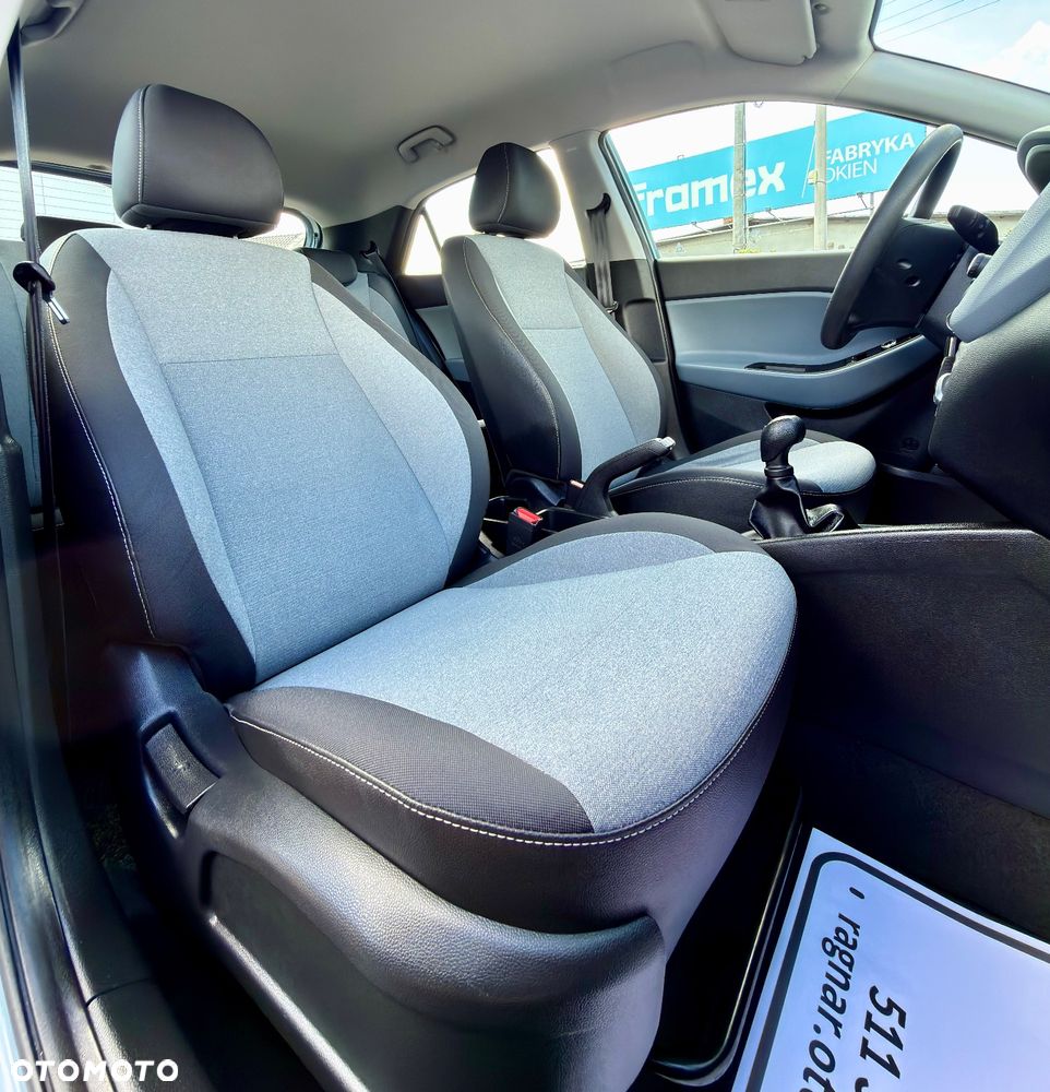 Hyundai i20 blue 1.2 Classic - 25