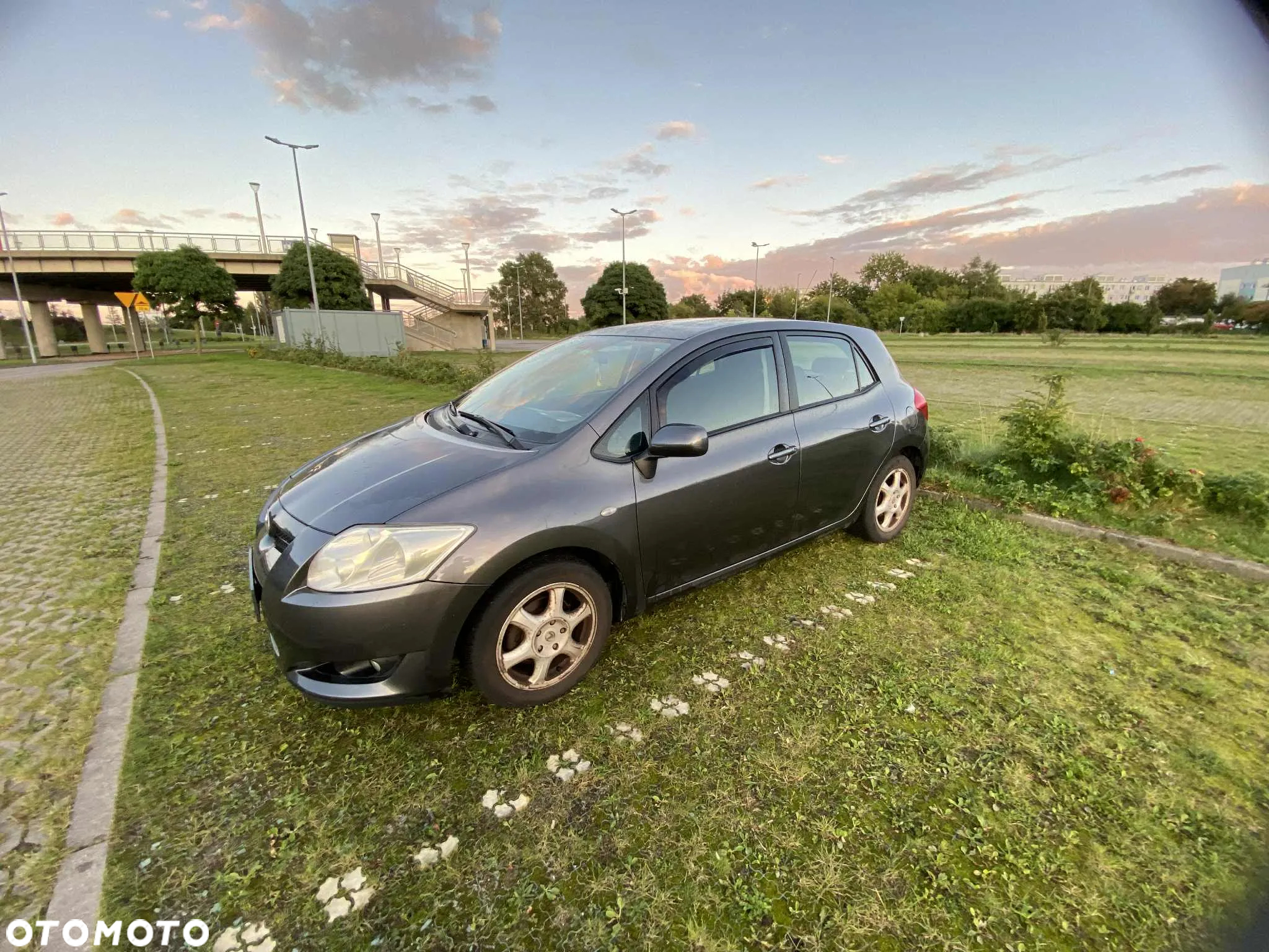 Toyota Auris 1.6 VVT-i Premium MM - 4