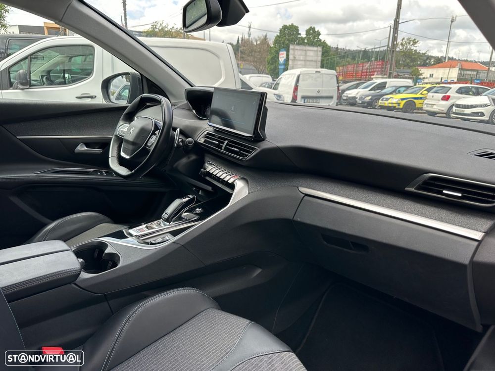 Peugeot 5008 1.5 BlueHDi Allure Pack EAT8 - 19