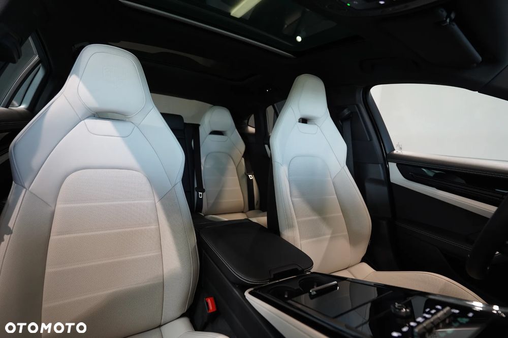 Porsche Panamera 4S E-Hybrid PHEV - 30