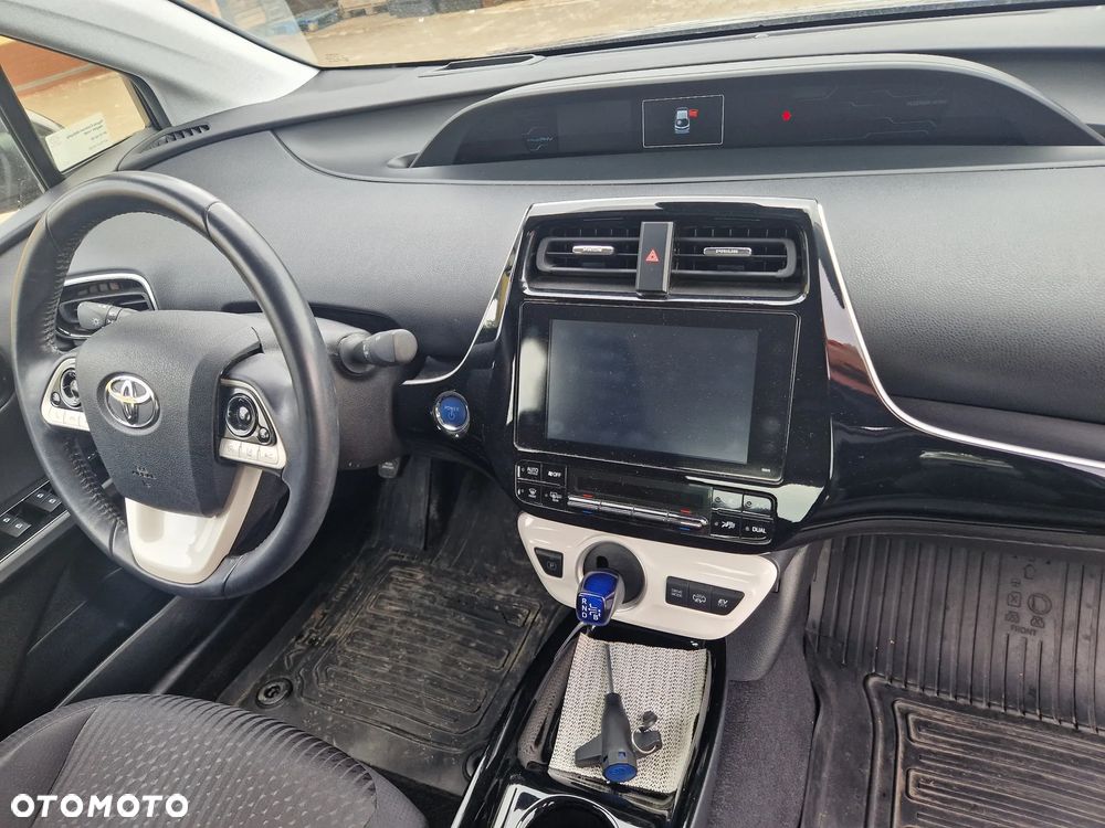 Toyota Prius Hybrid - 8