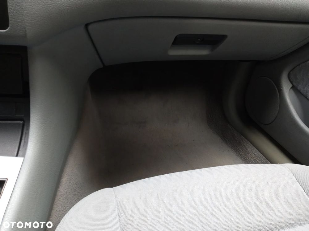 BMW Seria 3 328i - 16