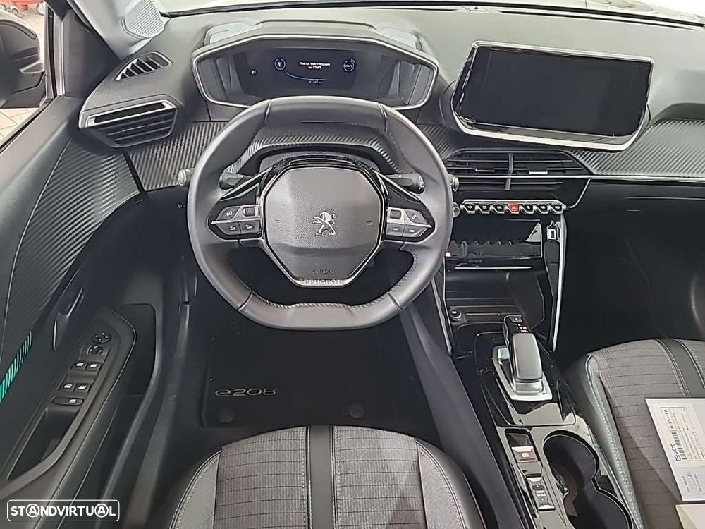 Peugeot e-208 Allure - 7