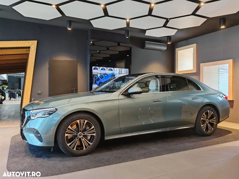 Mercedes-Benz E 200 4Matic 9G-TRONIC Exclusive - 9