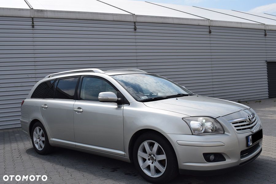 Toyota Avensis 2.0 D-4D Sol plus+NAVI - 19