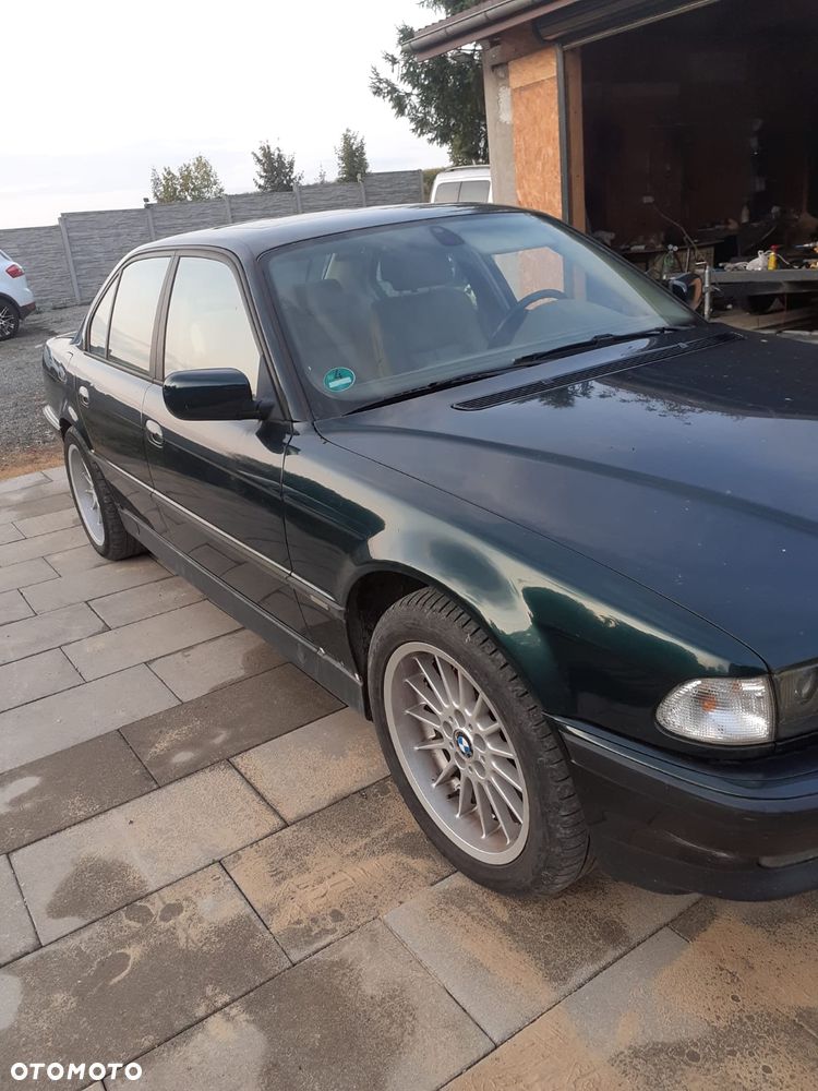 BMW Seria 7 750i - 2