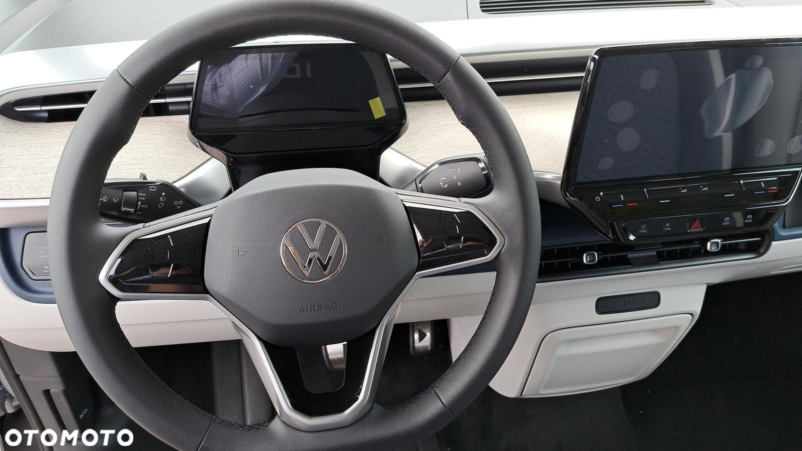 Volkswagen ID. Buzz 150 kW (204 PS) / skrzynia biegów: automatyczna 1 biegowa rozstaw osi: 2988 mm - 9